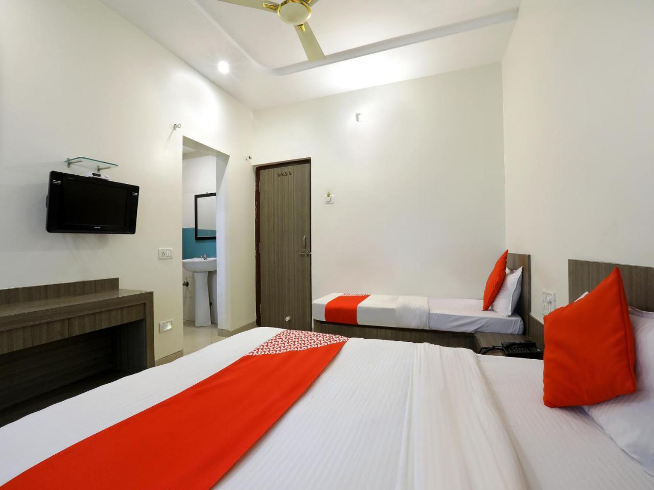 Oyo 4198 Hotel Shri Sai Murli Shirdi Exterior foto